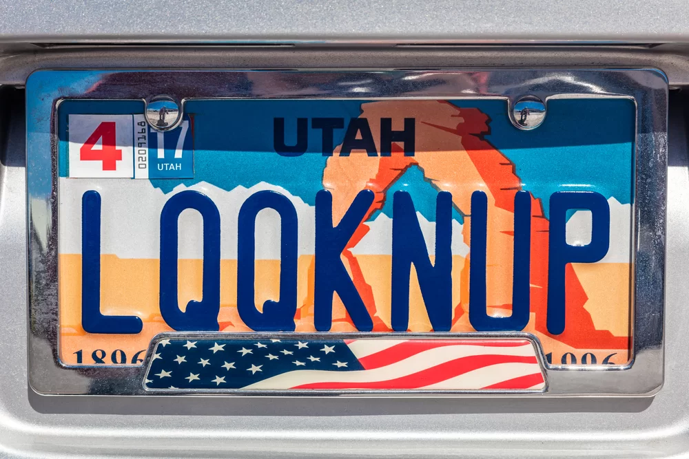 Inspirational license plate that means "looking up"